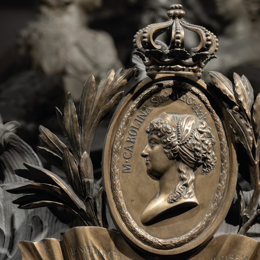 Medaillon von Königin Maria Karolina am Doppelsarkophag von Maria Theresia und Franz I. Stephan.