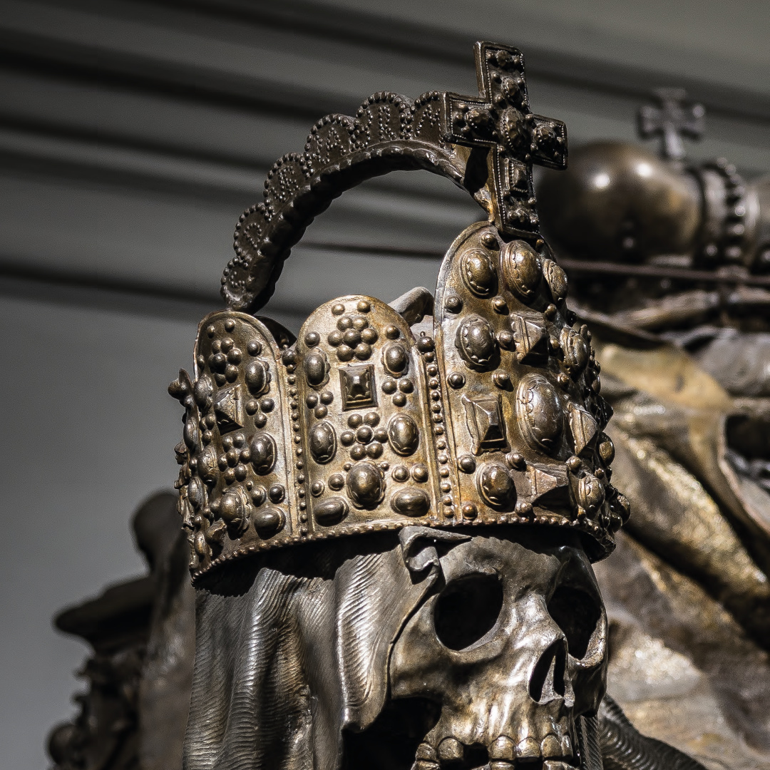 Titelbild zur Abendführung 'Die ewige Krone'. Sarkophag von Kaiser Karl VI.